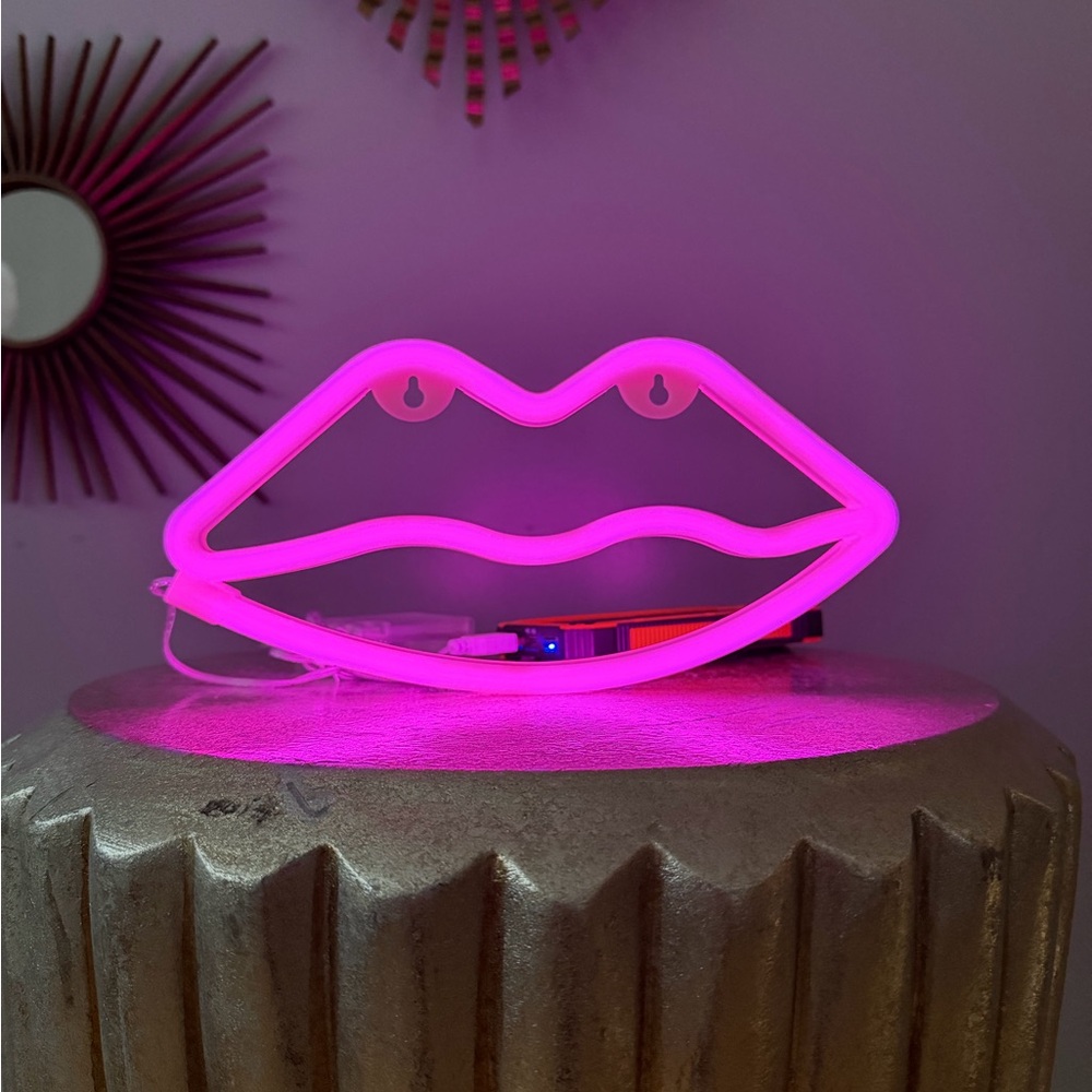 Pink Lips LED Neon Wall Light